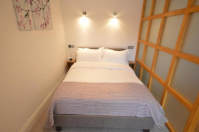 Отель 4B Soho Studios  Лондон
